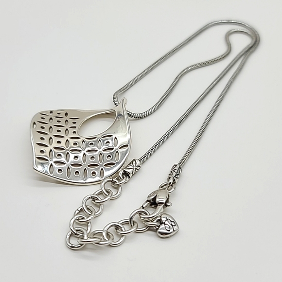 Brighton "GEO TWIRL" Wavd Silver Plated Pendant Neck w Cut-Out Patterned Detail! - Picture 5 of 11